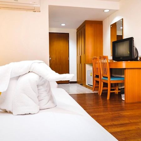 Neptuna Hotel Patong Exterior foto